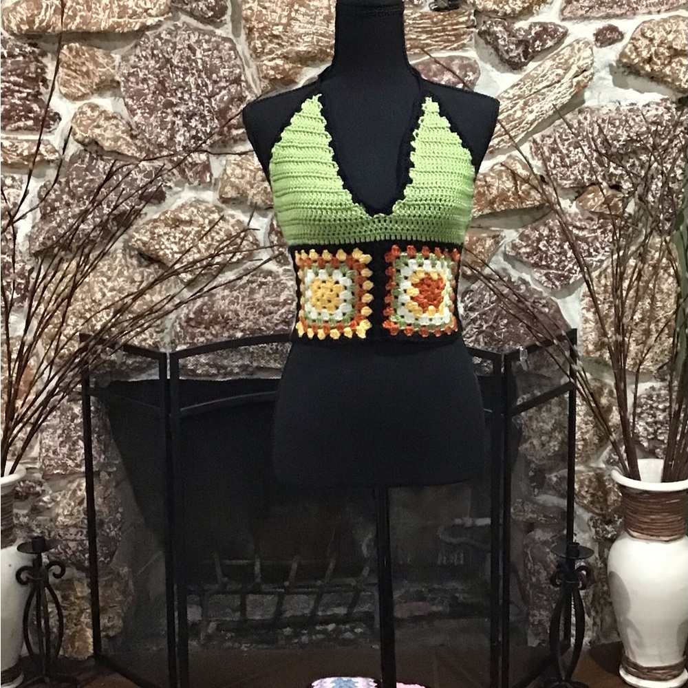 crocheted “granny square” stitch halter top 🧶 #festival wear  #cochella2025